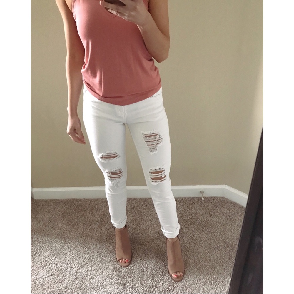 WHITE JEANS